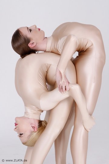 2016-04-28-JUST INCREDIBLE CONTORTIONISTS